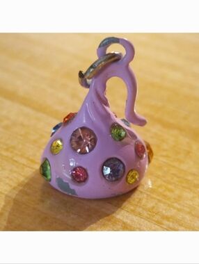Posh Show Kiss Pink Jeweled Charm Pendant
